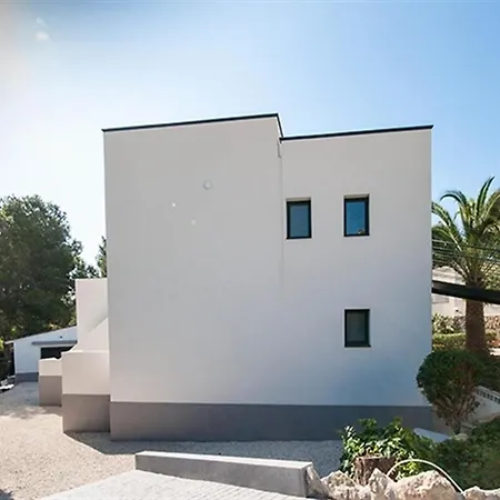 Lynn וילה